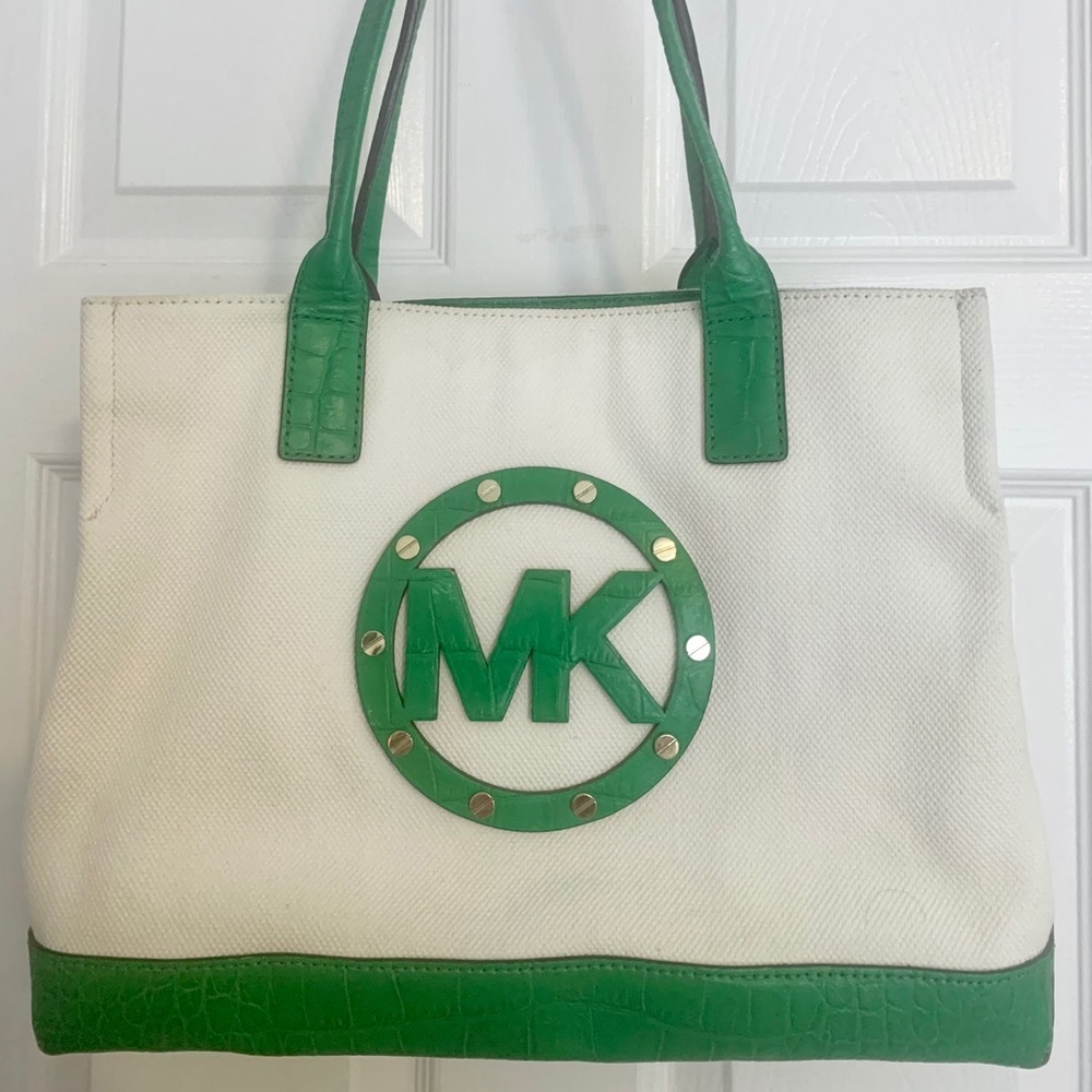 MK Michael Kors Sholder Bag Medium-Off White